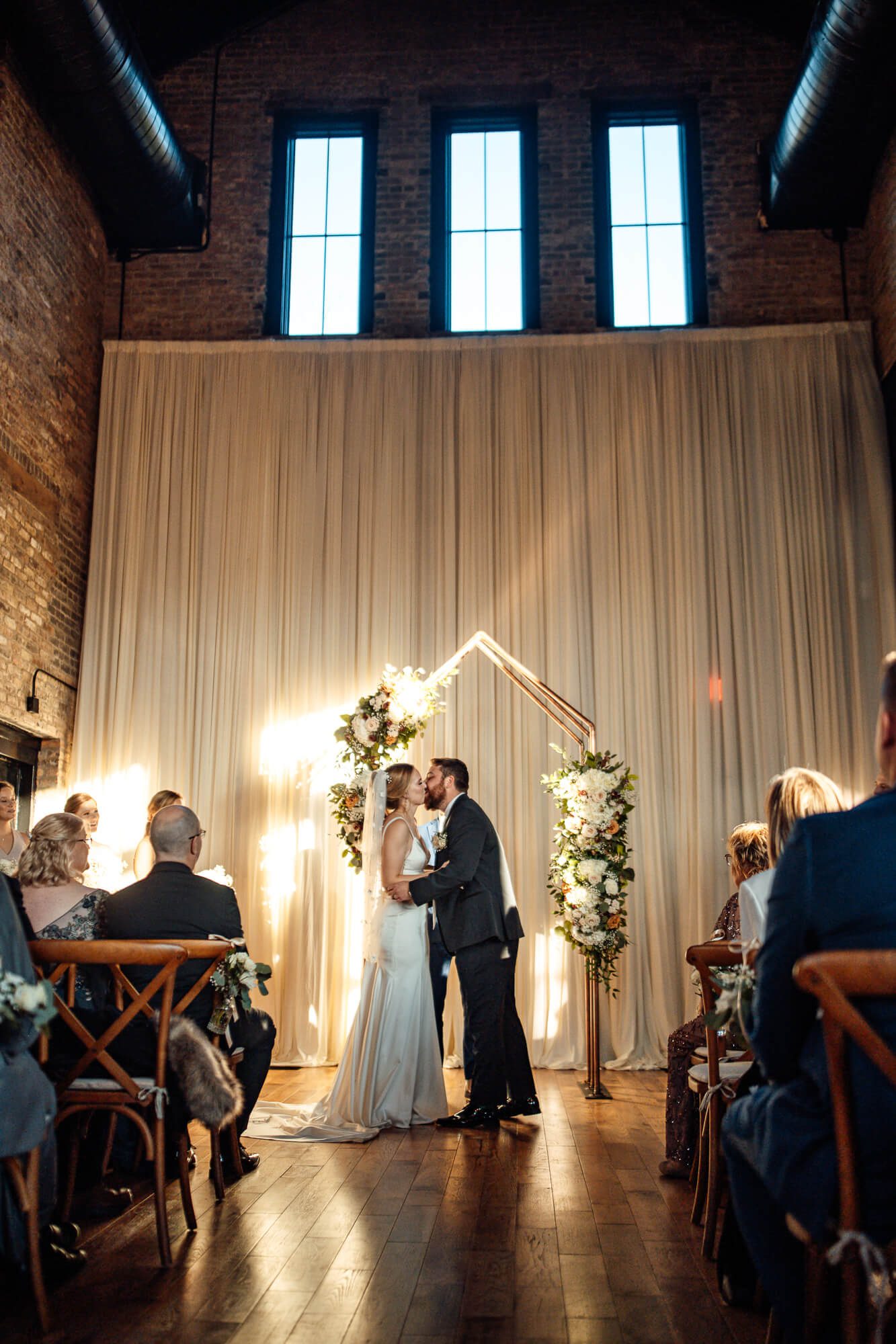 the-district-richmond-wedding-ceremony
